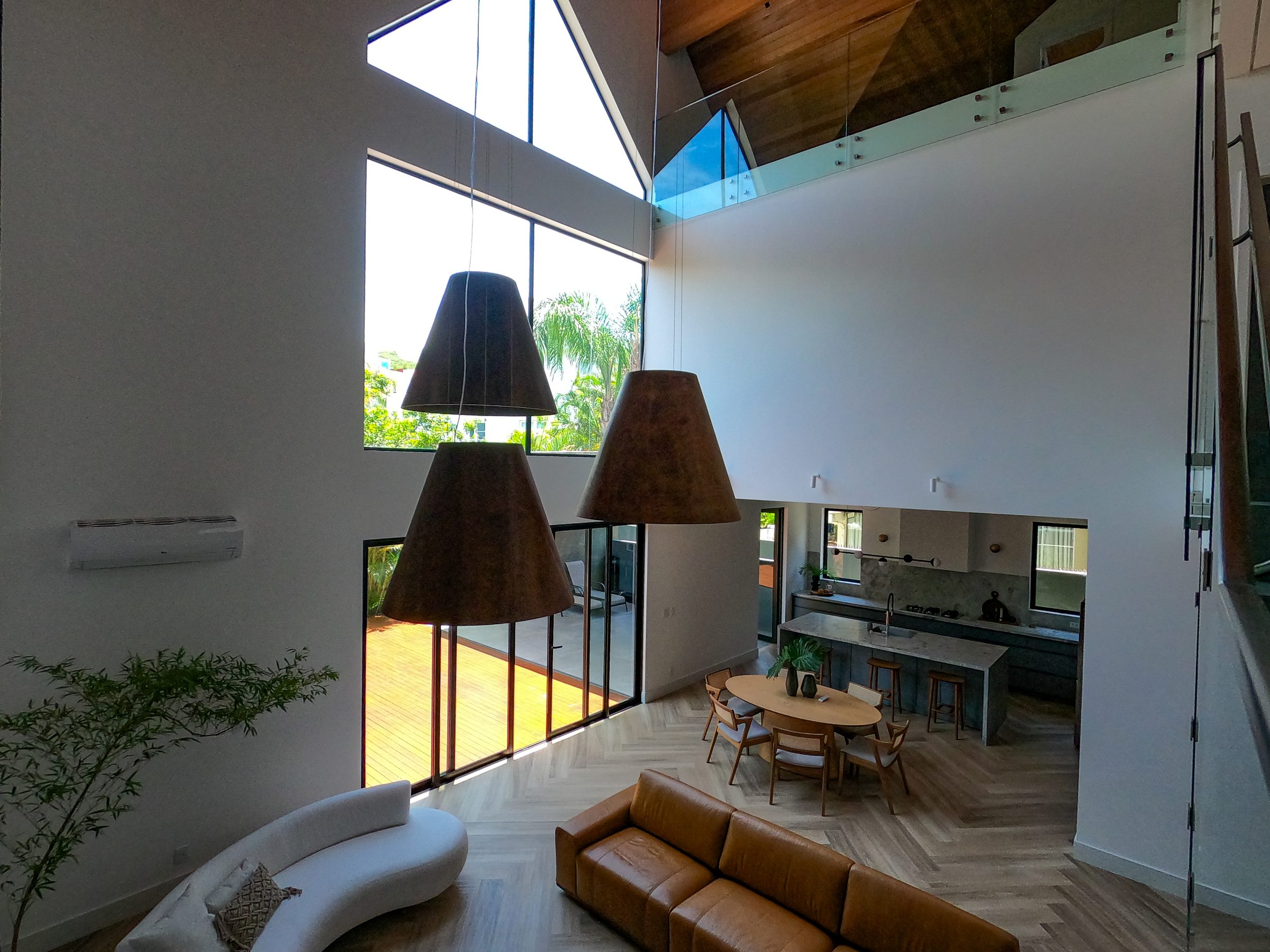 Casa Praia Mole, double-height living from the entry