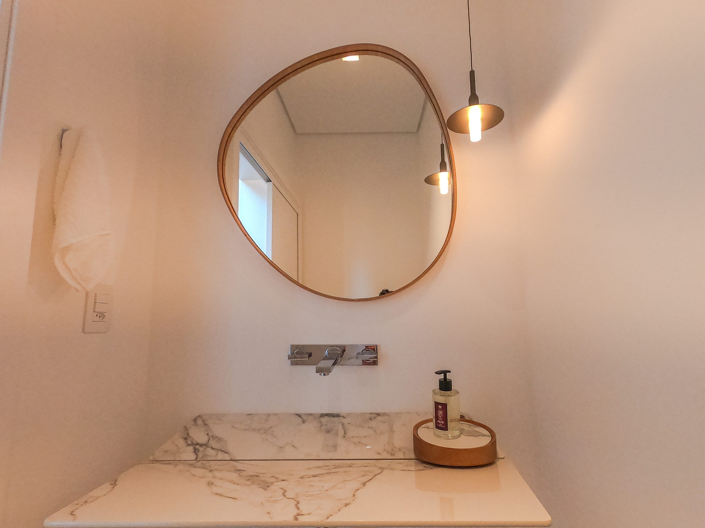 Casa Praia Mole, powder room mirror