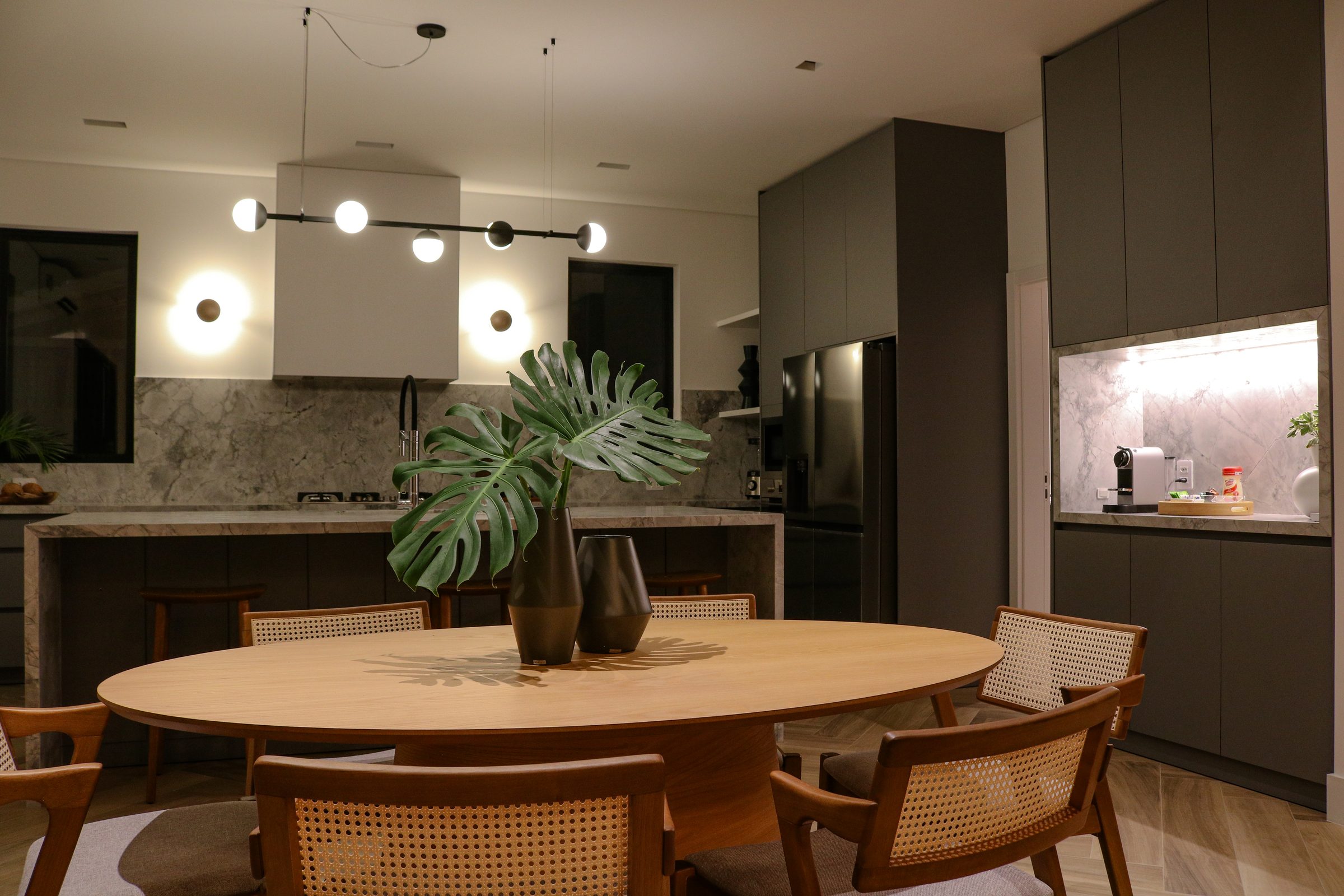 Casa Praia Mole, dining night